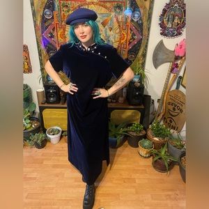 Gorgeous Navy Blue Velvet Vintage 90s Y2K Style Maxi Dress